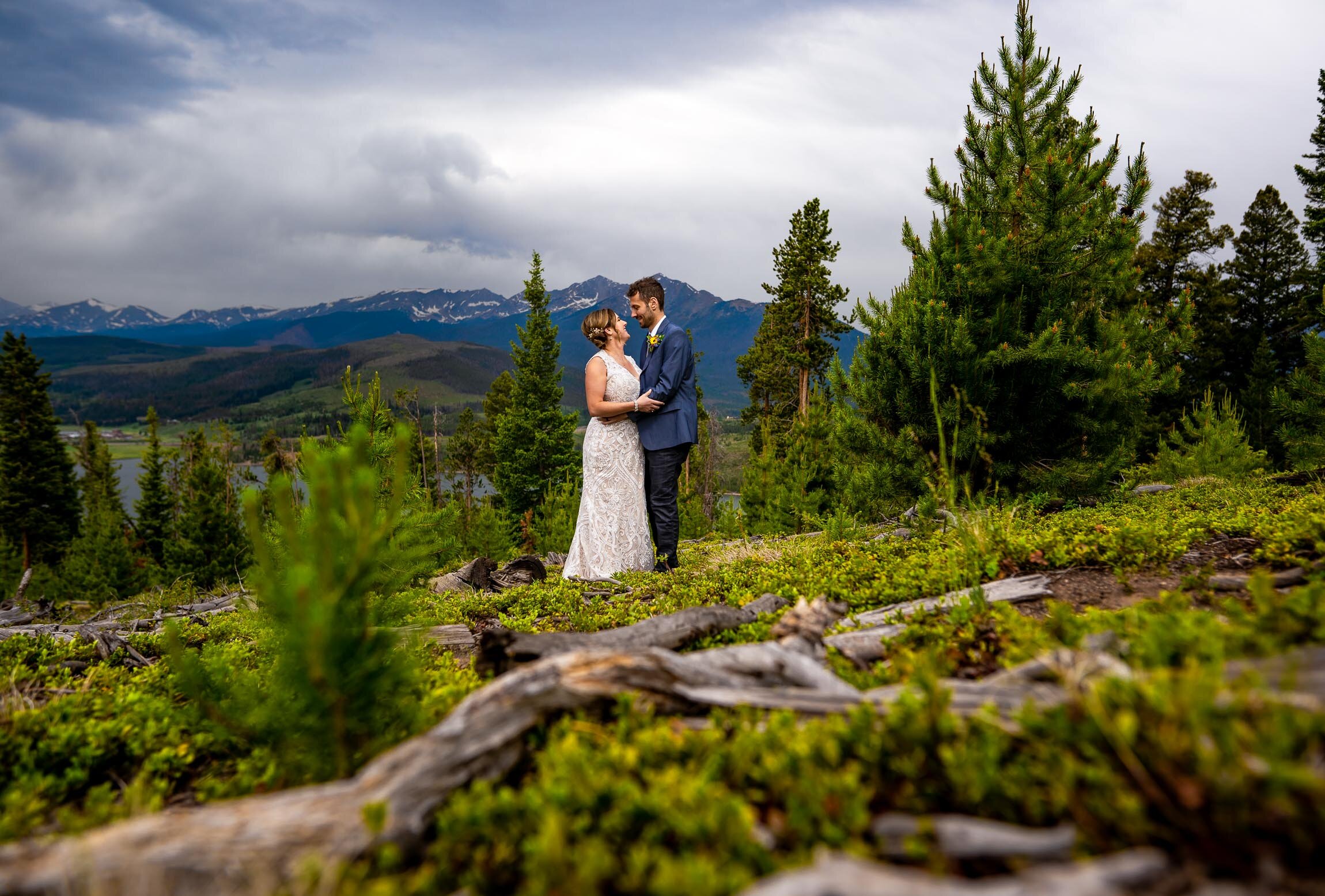 Sapphire Point Overlook, Sapphire Point Wedding, wedding photography, wedding photographer, wedding inspiration, wedding photo inspiration, Sapphire Point elopement, Sapphire Point wedding photos, Sapphire Point wedding photography, Sapphire Point elopement photographer, Summit County elopement inspiration, Mountain wedding, Mountain wedding photos, Colorado wedding photography, Colorado wedding photographer, Colorado wedding inspiration